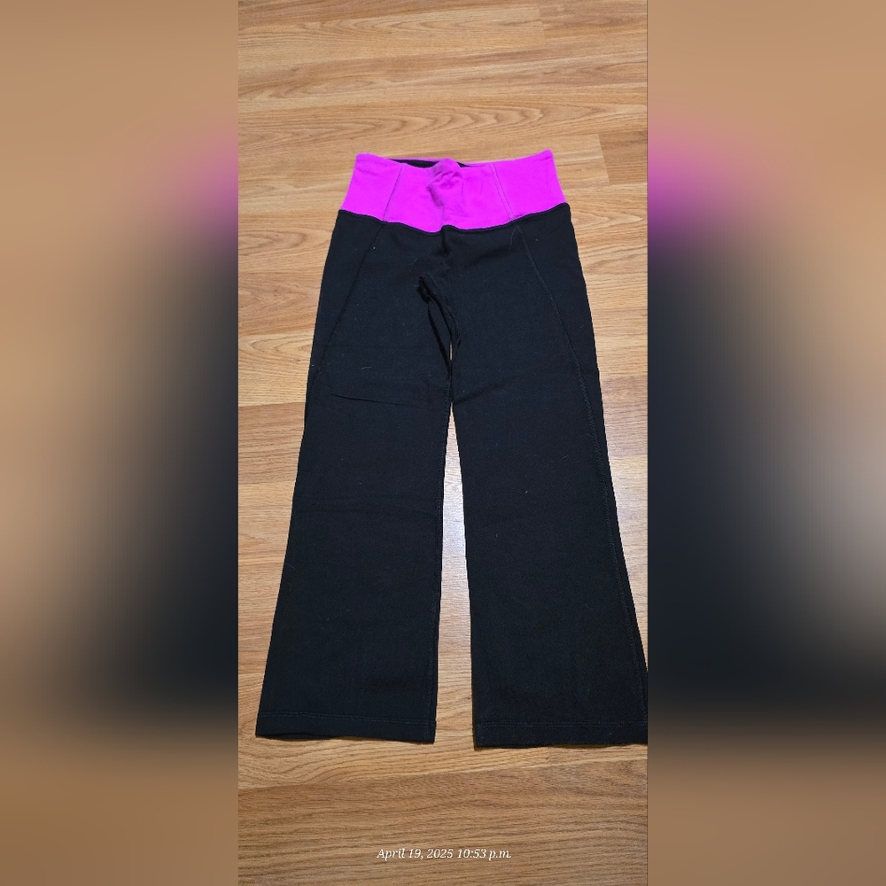 Lululemon Black and Pink Bottom